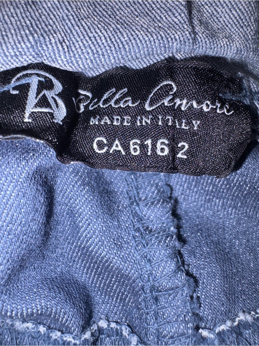 Bella Amore Made in Italy Cropped Graphic Jogger Pants Gray Stretch Size L - Picture 4 of 9